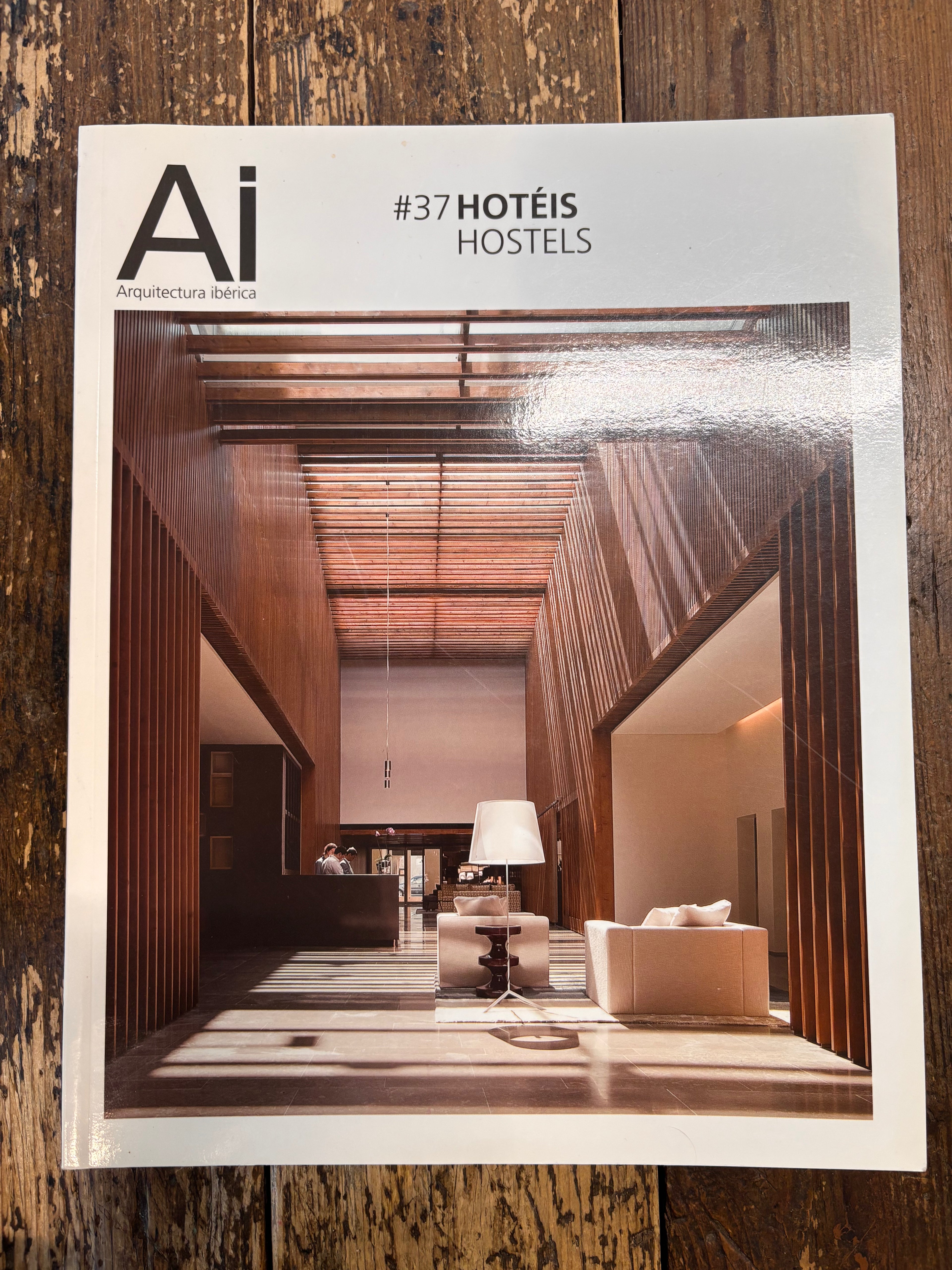 Ai #37 Hostels